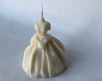 Bride candle, made of soy wax, ideal for weddings, hen parties, bridal showers, as a wedding favor, or as a centerpiece.