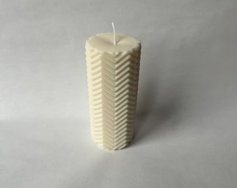 "Snout with serrated ribs" candle, made of soy wax, excellent as a gift, as a decoration, as a wedding favor, as a centerpiece