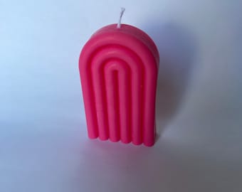 Rainbow candle, made of soy wax, excellent as a furnishing accessory, as home decor or as a gift.