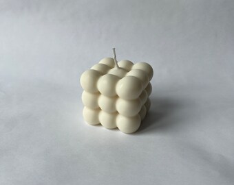 "Bubbles" candle, made of soy wax, excellent as a furnishing accessory, as home decor or as a gift.