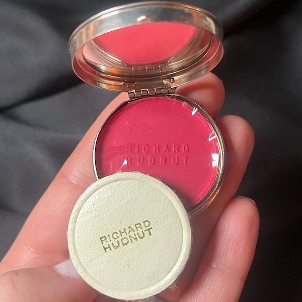 RARE 1930s UNUSED Richard Hudnut 'Gemey' Rouge. Pristine, enameled, little compact with makeup and puff.