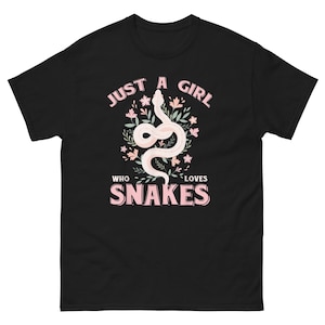 Nur ein Mädchen, das Schlangen liebt T-Shirt | Niedliches Schlangen-Liebhaber-Geschenk | Rosa Blumen Reptil T-Shirt | Herpetologie-Königin-Kleid