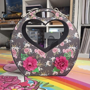 Fichier SVG Cricut / Silhouette / Brother panier coeur
