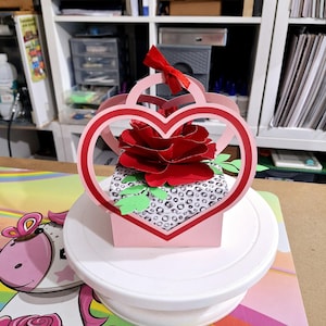 Arquivo SVG Cricut / Silhouette / Brother caixa de flores porta-coração