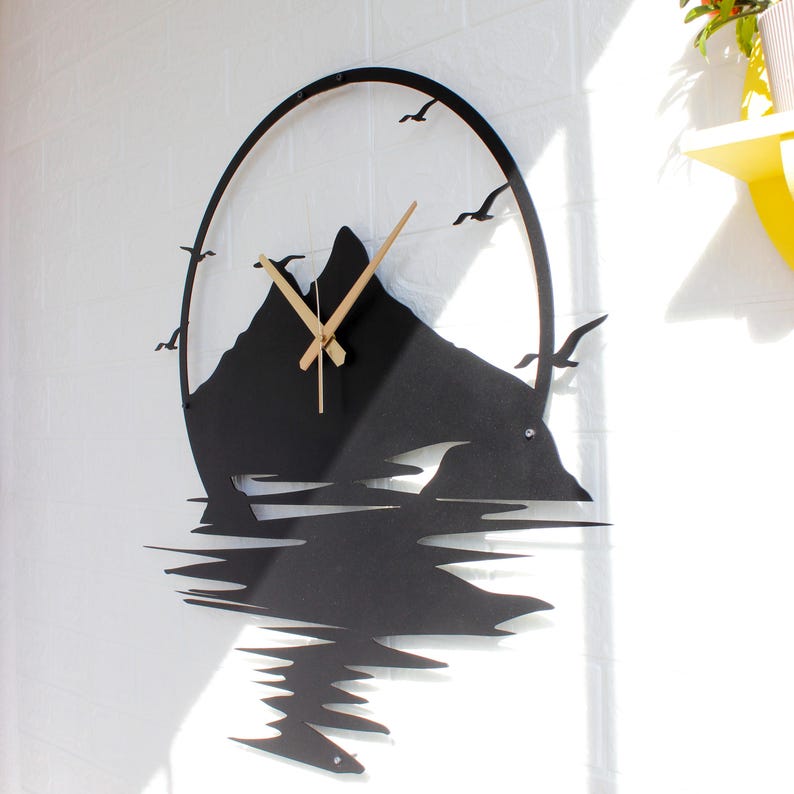 Mountain themed wall decor clock for cabin, lodge and vacation home