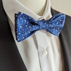 Adult Dark Blue Bow Tie - Shooting Stars - Night Sky for Astronomy Lovers - Pre-Tied