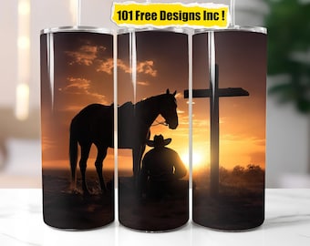 Peut inclure: Silhouette d'un cow-boy priant avec un cheval et une croix en arrière-plan. Le ciel est un coucher de soleil orange et jaune vibrant. L'image est sur un gobelet en acier inoxydable.