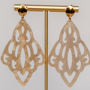 Baroque resin earrings, earrings, drop earrings, stud earrings, statement earrings, ornament earrings, light earrings
