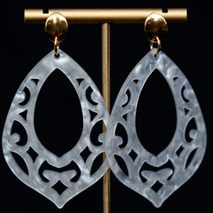 Baroque resin earrings, earrings, hanging earrings, ear studs, statement earrings, ornament, stainless steel studs, white, hanging earrings