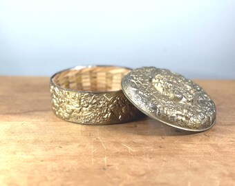 Caixa de bugigangas de ouro japonesa vintage com cesta