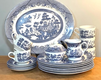 Churchill Willow Blue and White Dinner Plates Set of 4 Plates for
