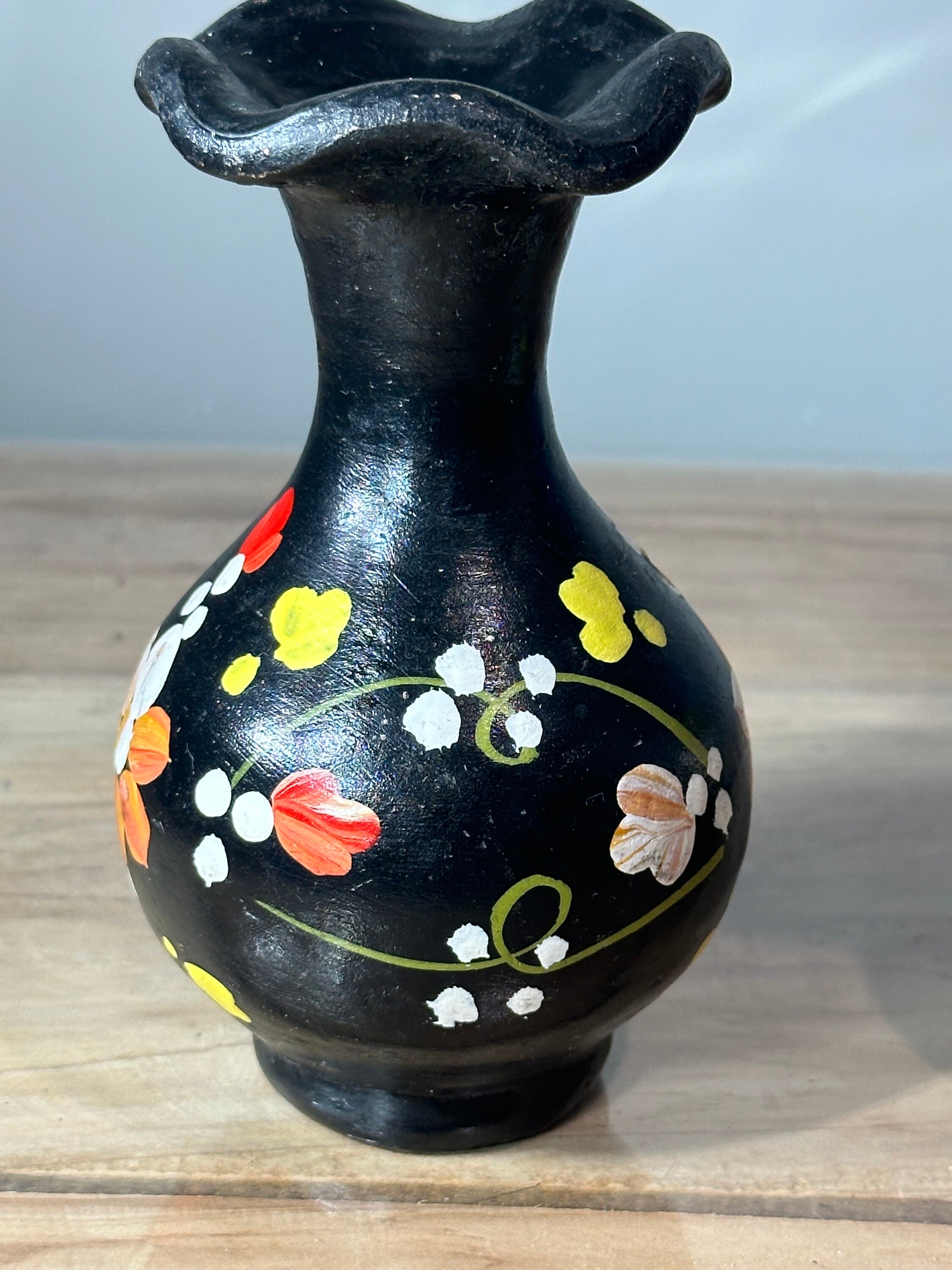 ヴィンテージ オアハカ 花瓶 ~ 2 個セット ~ 黒地に手描きの花