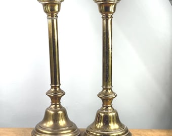 Par de castiçais altos de latão para altar