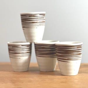 Juego de 4 tazas de cerámica artesanal de gres ~ loza primitiva