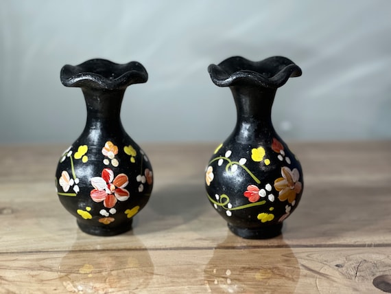 ヴィンテージ オアハカ 花瓶 ~ 2 個セット ~ 黒地に手描きの花