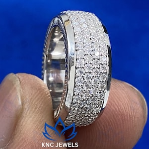 Banda de hombres Corte redondo Moissanite Hombre Anillo de banda de boda, Regalo para el marido, Banda de plata de ley sólida 925