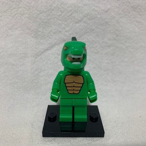 Lego Lizard Man Collectible Minifigure 8805 6 CMF Series 5 Complete With Stand Adult Owned Never Played With Excellent Condition Etsy