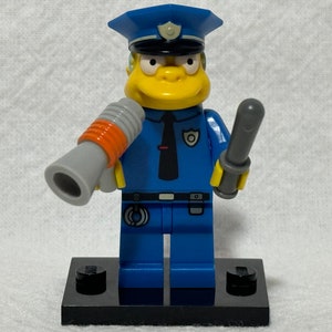 Lego CMF The Simpsons Series 71005-15 Chief Wiggum Minifigure, Retired, Includes Accessories and Stand, Mint Condition, Fast Shipping