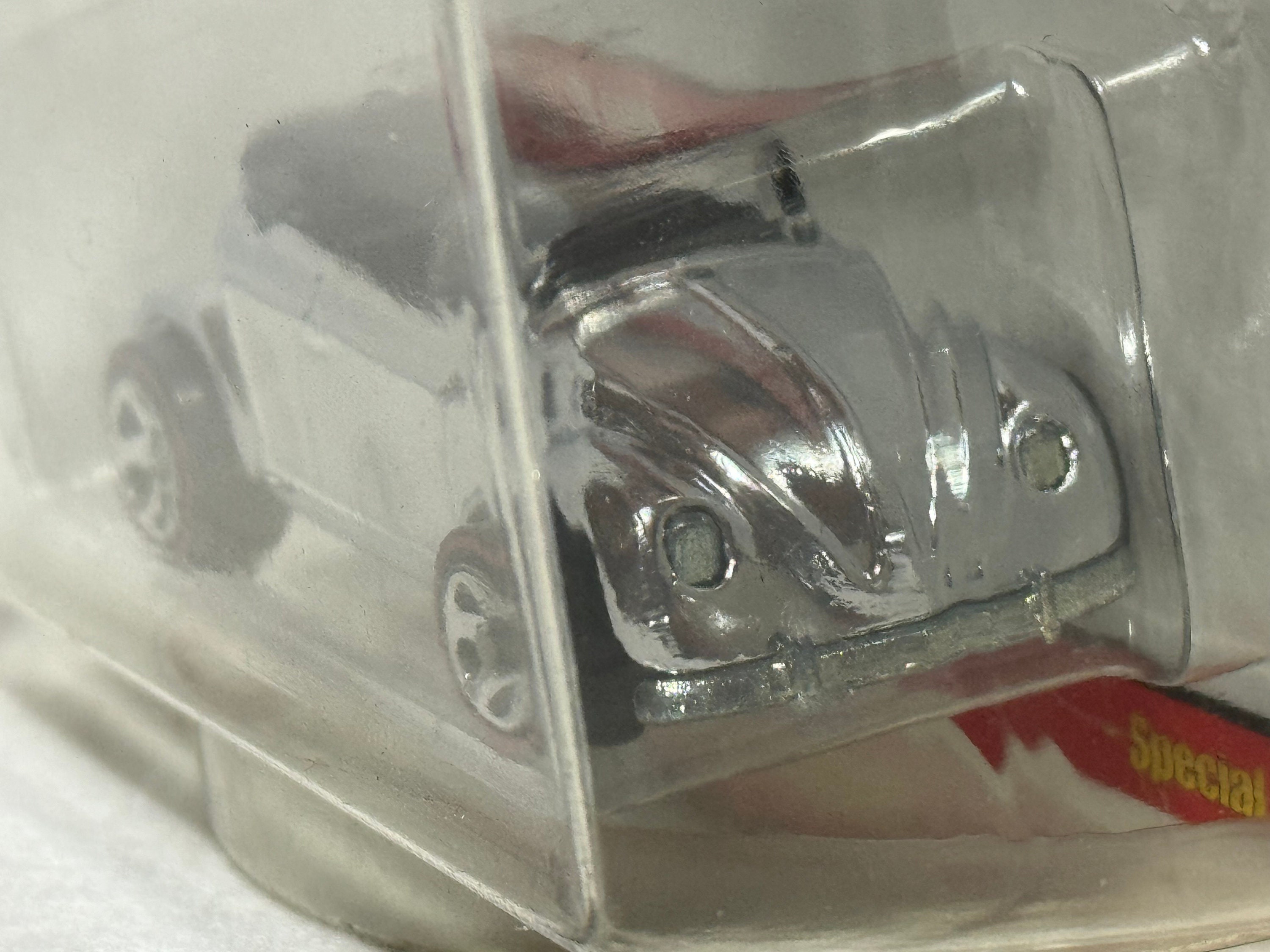 Hot Wheels Classic Series 2 – VW Maggiolino Cabriolet (Verde/Bianco) Scala 1:64, Modello Pressofuso Da Collezione #21 Di 30