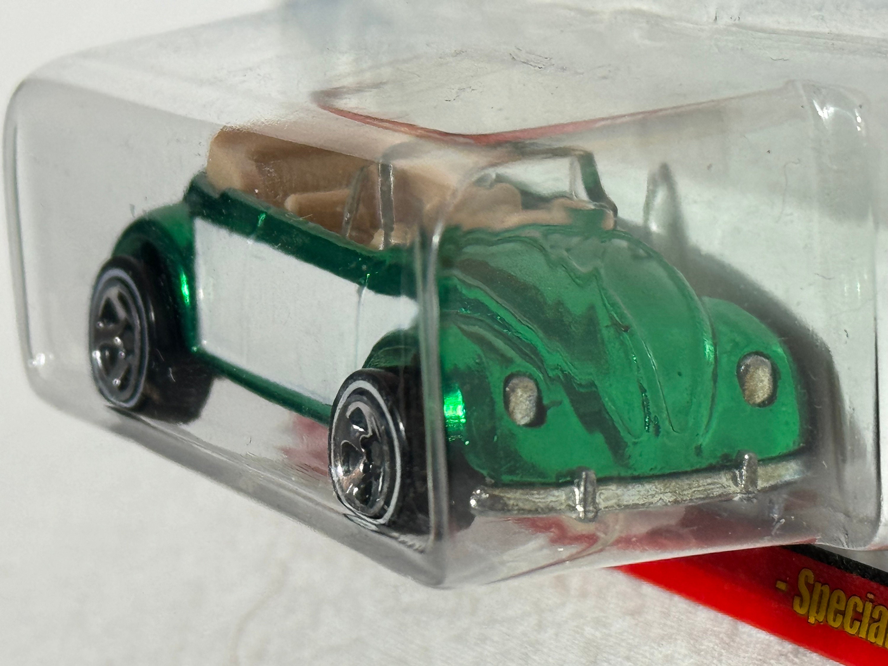 ミニカー Hotwheels VW Bug convertible Amazon.com: Hot Wheels Classic Series 2: VW Bug Convertible