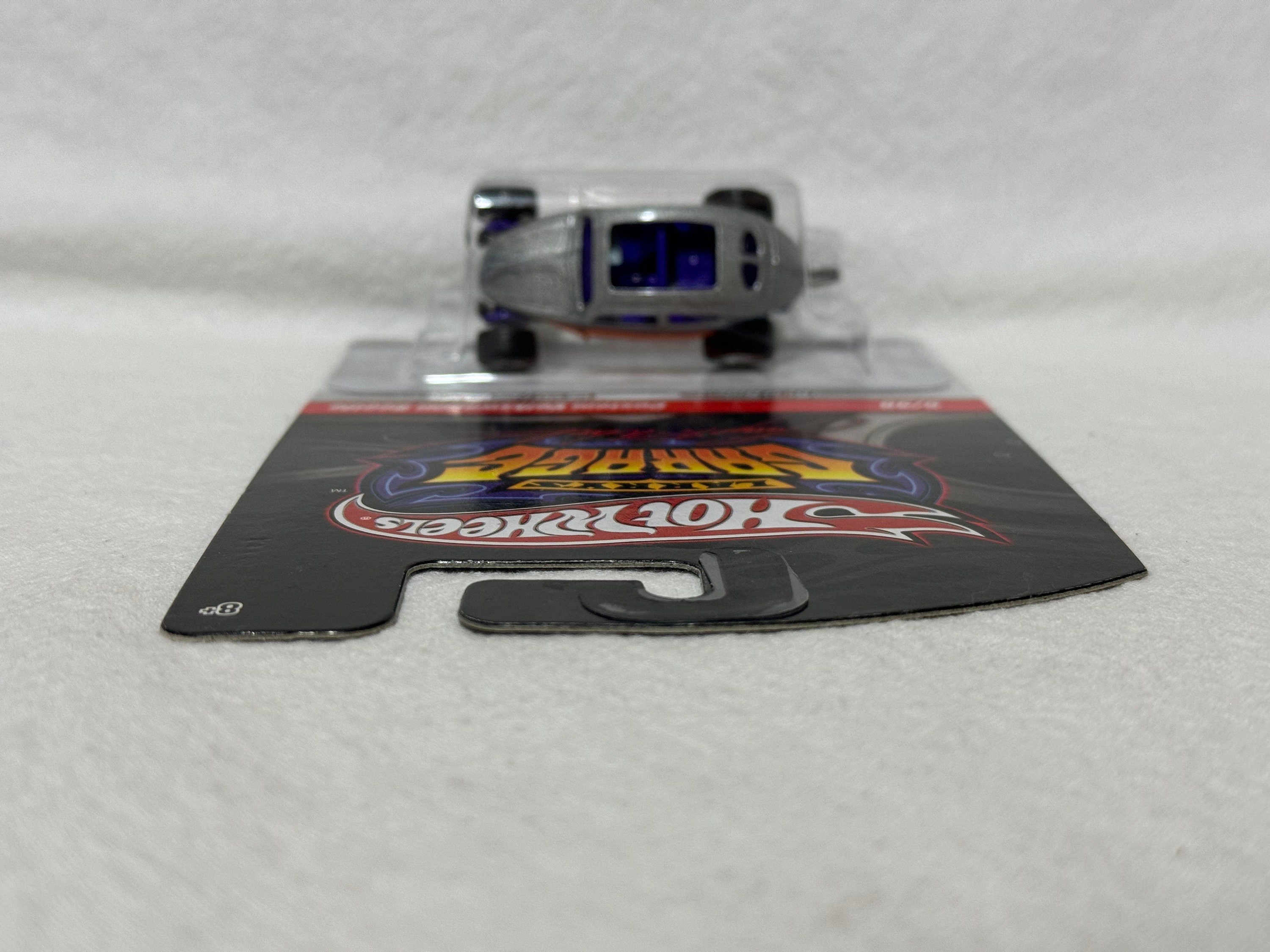 Hot Wheels Larry's Garage Custom Volkswagen Beetle, 5/39