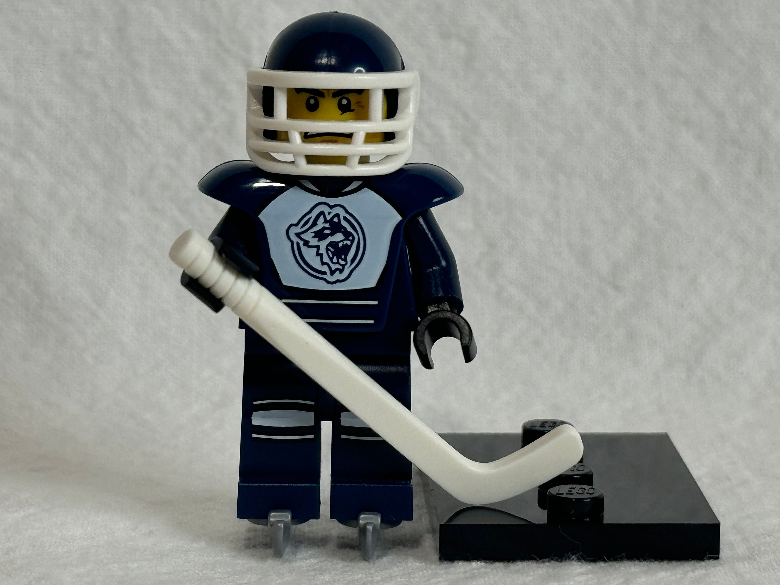 Lego Hockey Player Minifigure 8804 8 CMF Series 4 Retired Includes Accessories and Stand Mint Condition Fast Shipping Adult Collector
