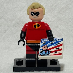 Lego CMF Disney Series Mr. Incredible Retired Minifigure 71012-13, Includes Stand and Accessories, Excellent Condition, Fast Shipping