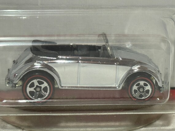 ミニカー Hotwheels VW Bug convertible Amazon.com: Hot Wheels Classic Series 2: VW Bug Convertible