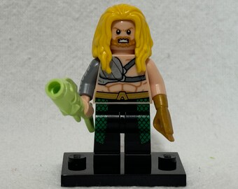Lego DC Aquaman Minifigure 71026-3 CMF DC Super Heroes Series, Retired,  Includes Accessories Stand Foil Pack Instructions, Mint Condition