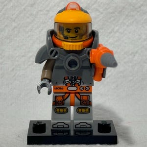 Lego Space Miner CMF Series 12 Minifigure 71007-6, Retired, Includes Accessories Stand Instructions, Excellent Condition, Fast Shipping