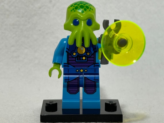 Lego alien trooper hotsell