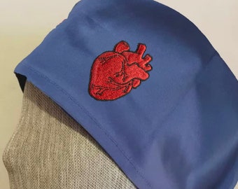 Personalisierte Herz Scrub Cap: Personalisiertes Geschenk für Krankenschwester / Arzt