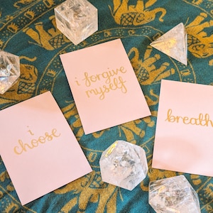 Tarjeta de afirmación de curación hecha a mano intuitivamente elegida, con curación celestial Rahanni, tarjeta de altar, arte curativo, don espiritual, ayuda para el bienestar