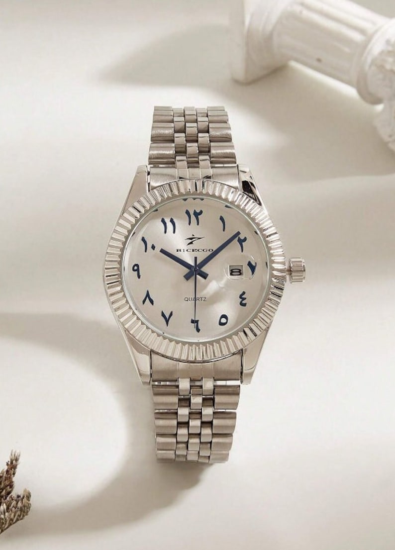 Arabic dial Watch cadran blanc aiguille bleu marine image 3
