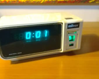 Milvox RARE 70s Space Age Desk Vintage Clock Radio Clock