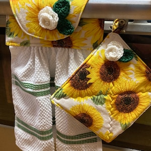 Kitchen Towel & Potholder Set