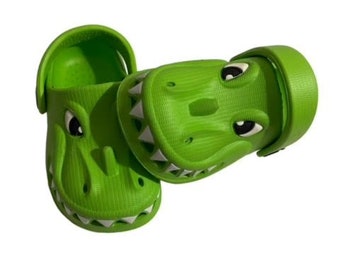 Kid Gator Shoes slip on Size 5-6