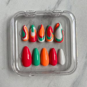 Swirly Press on Nails