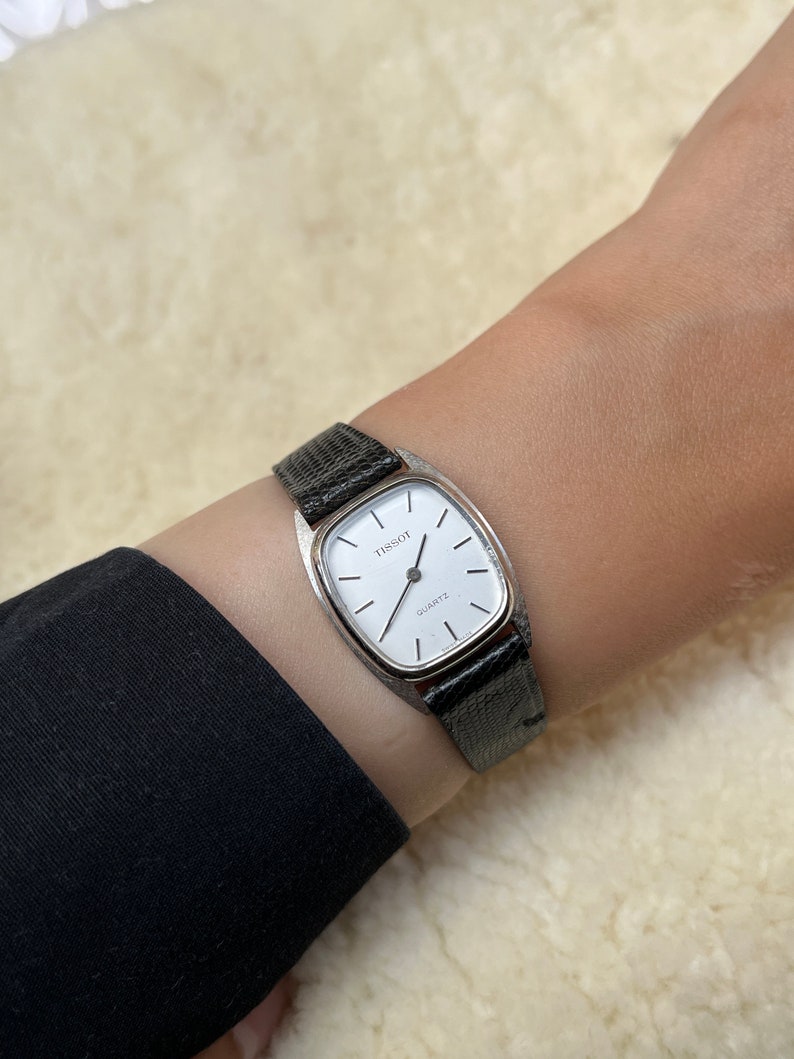 Vintage Tissot Women Watch / Vintage Swiss made women watch from 1990s / Tissot watch / Minimalist women watch / Women watch image 3