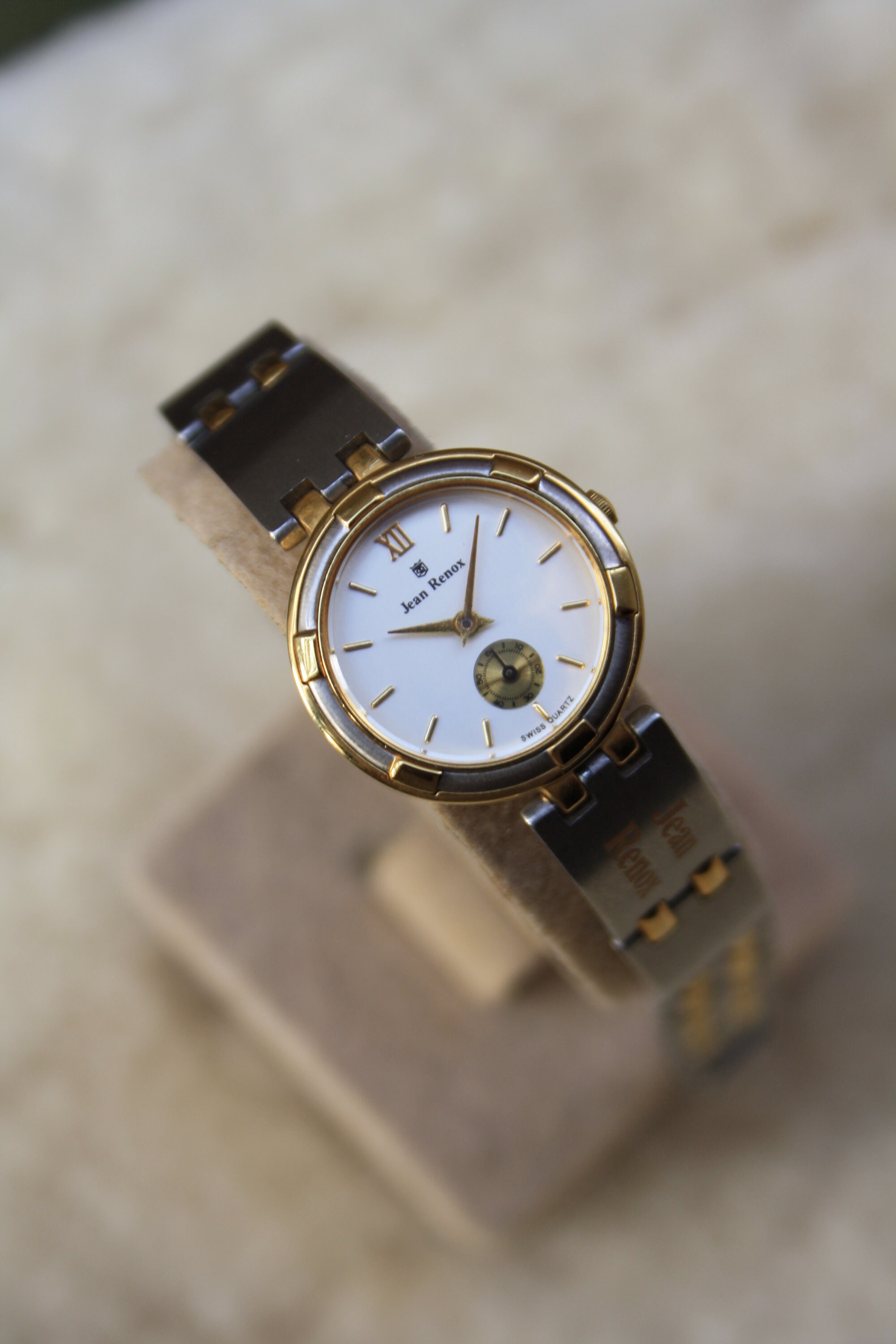 Dfo watch shop top