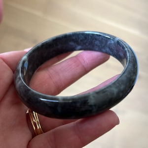Natural Marbled Black Jade Vintage Bangle