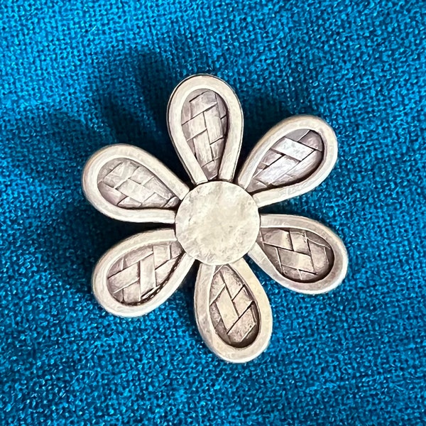 Karen Hill Tribe Pendant - Silver flower pendant/medallion | Hill Tribe silver | Necklace Pendant.