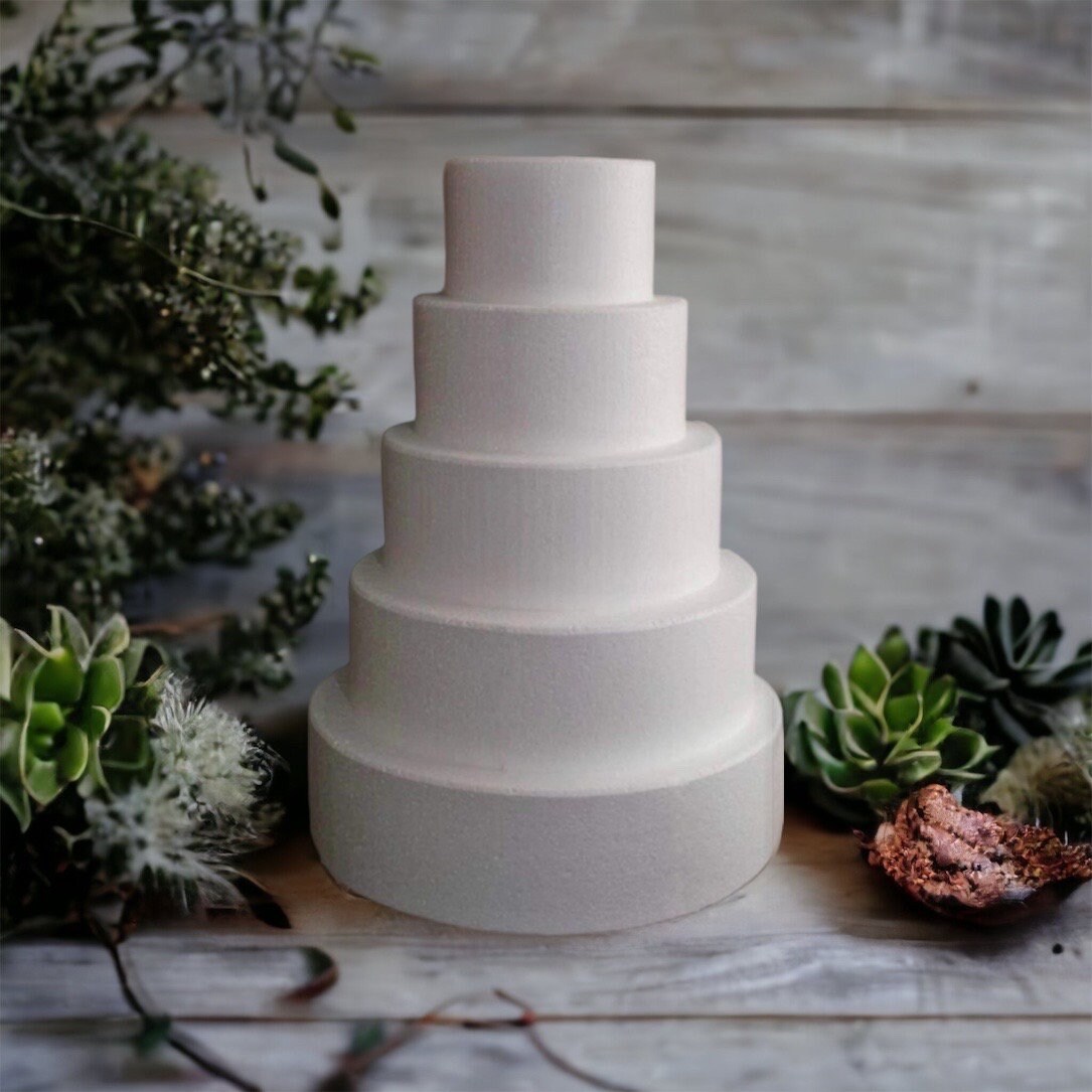 Bộ sưu tập dummy cakes to practice decorating Để bạn luyện tập trang trí bánh