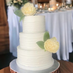 Pastel de bodas falso. FALTA UNA REBANADA.