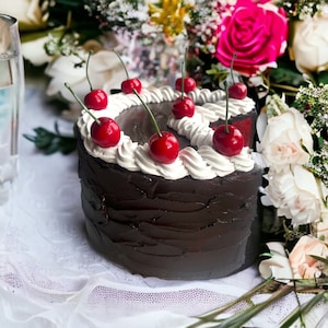 8” Faux Red Velvet Cake