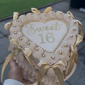 ELEGANT Personalised Vintage Heart Cake  /Fake Cake/Personalised Cake / Custom Cake / Faux Cake / Fake Cake / Heart Cake / Zodiac Cake