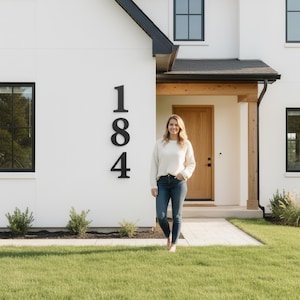 Große individuelle Hausnummer - moderne Hausnummer aus Metall