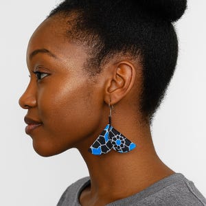Driehoekige oorbellen met Afrikaanse print\ Kleurrijke statementoorbellen van Ankara\ Afrocentrische oorbellen\ Unieke oorbellen\ Het beste voor haar
