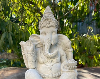 Statue de Ganesh sur fleur de lotus / béton naturel, Yoga spirituel méditation zen