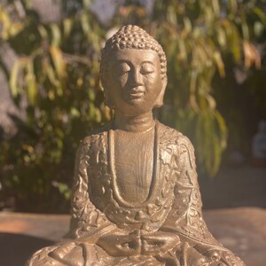 Buddha Meditating Statue / concrete natural, Spiritual Yoga Meditation Zen